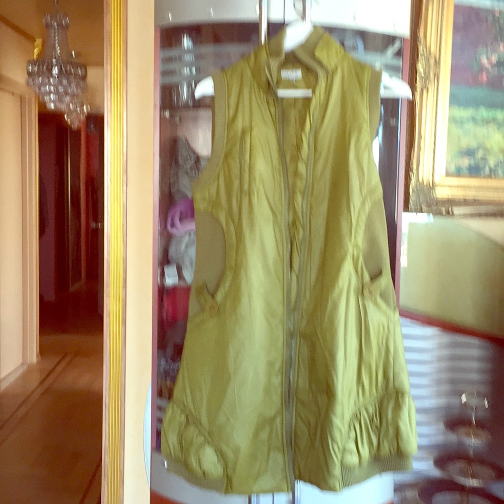 Moss green  puffer vest   w Ribbed  details